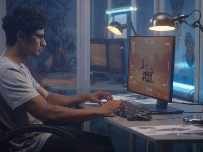 Gry komputerowe ćwiczą refleks i koordynację ruchową, co jest przydatne w przyszłym zawodzie operatora